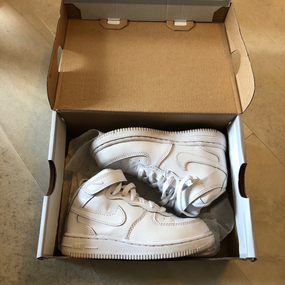 Kids Nike Air Force 1’s high top